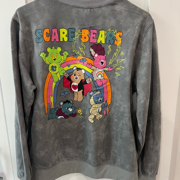🔥3/$18🔥 Gray Scare Bears Sweatshirt - Picture 3 of 4